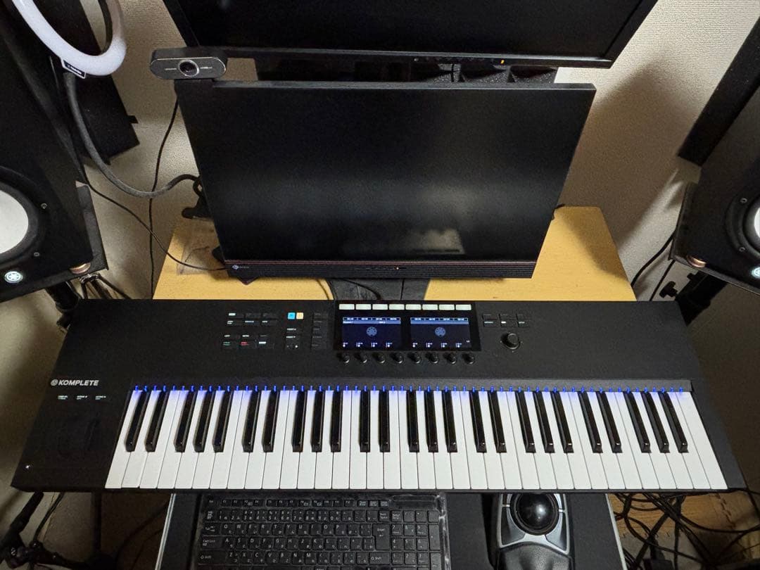 KOMPLETE KONTROL S61 MK2 61鍵 MIDIキーボード