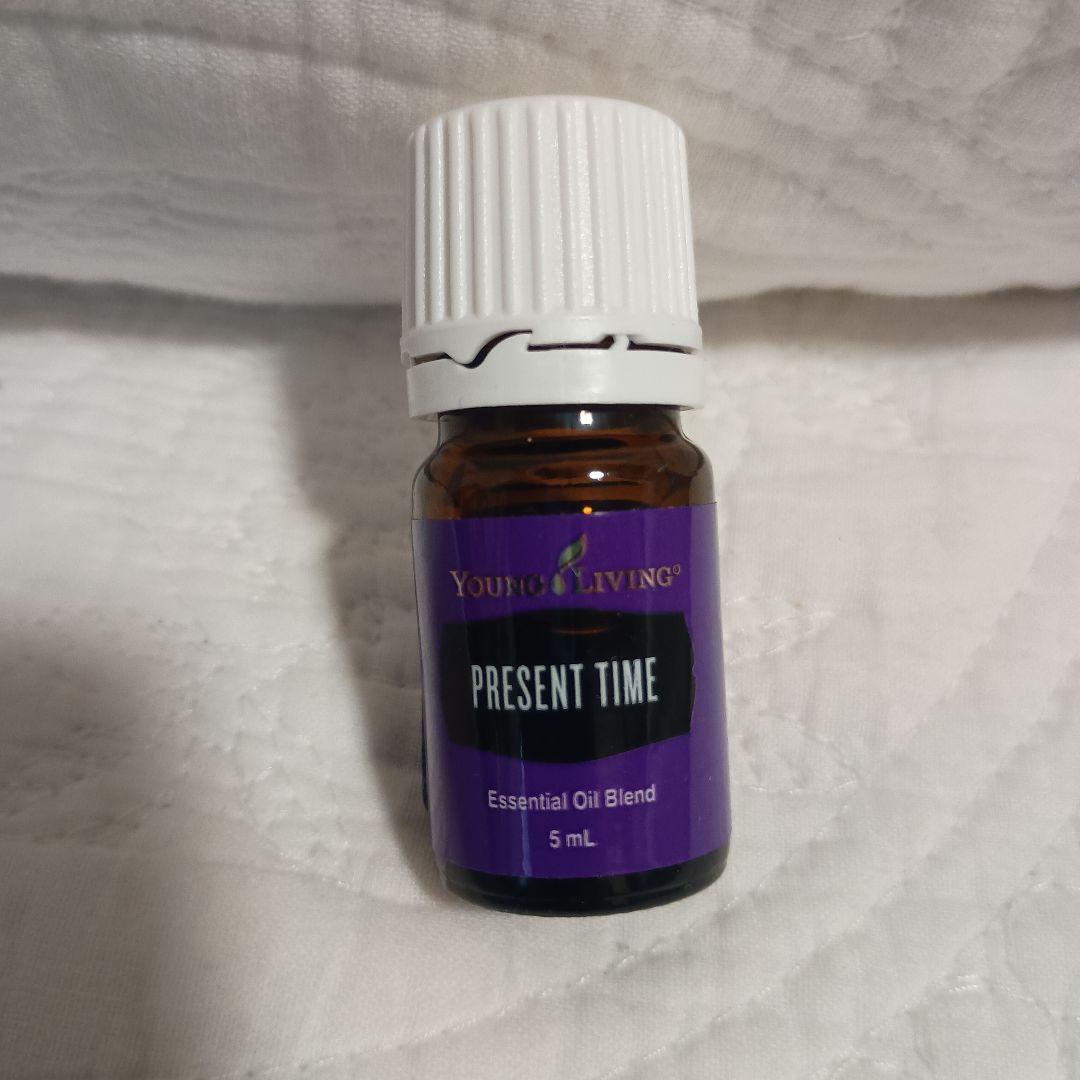 Young Living プレゼントタイム エッセンシャルオイル 5ml