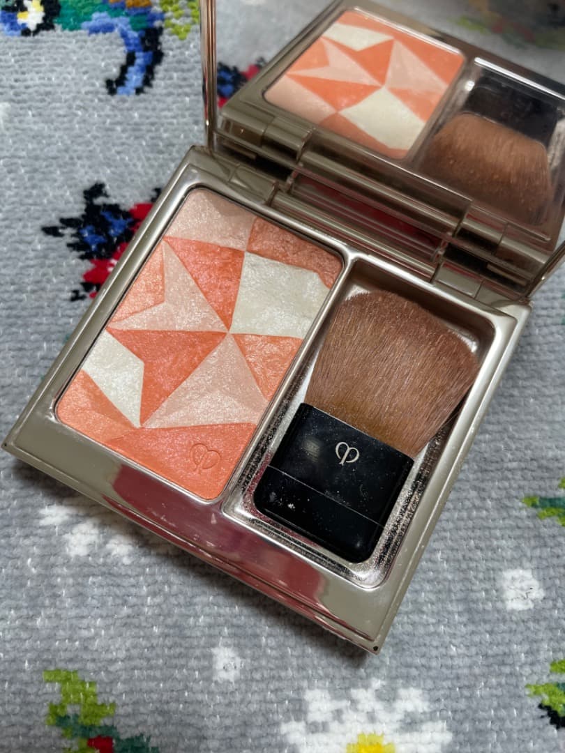 ［ほぼ未使用品］クレドポーボーテ　レオスールデクラ15