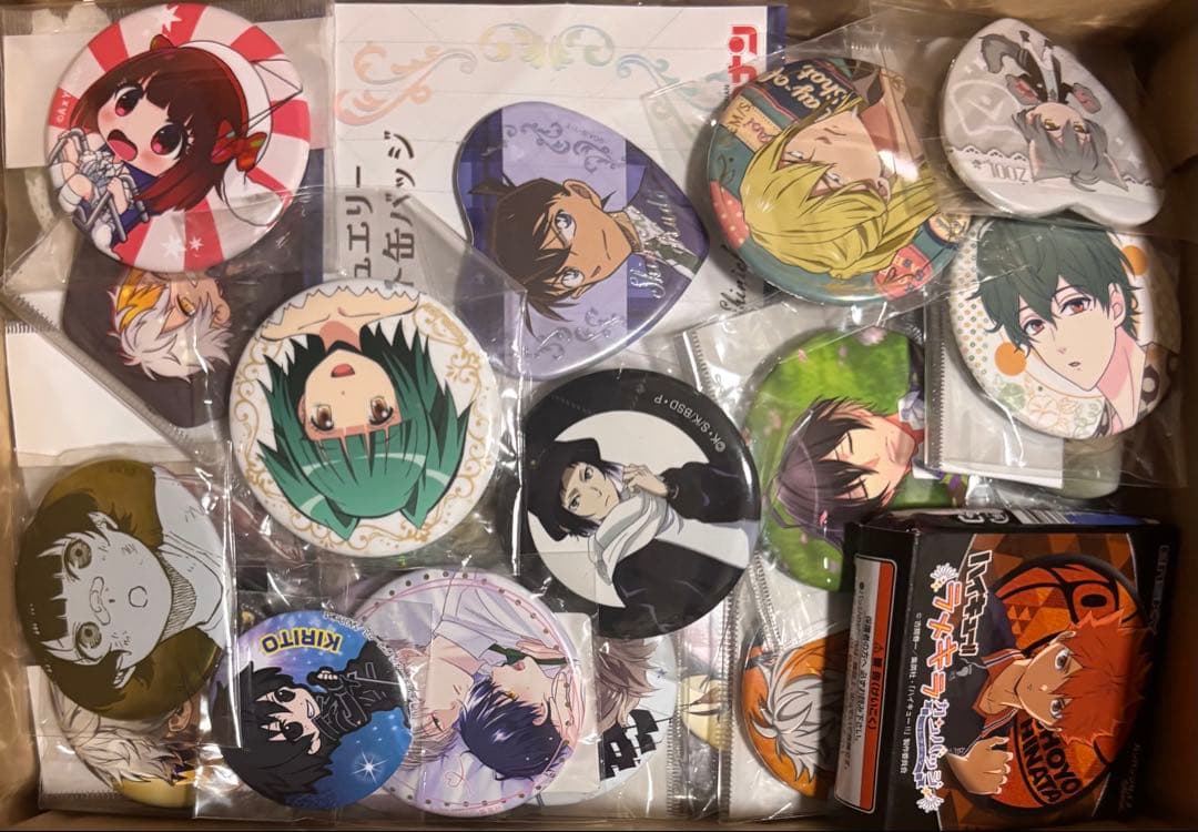 アニメグッズ　ノンジャンル　缶バッジまとめ売り　大量　60サイズ 250個以上 アニメ ノンジャンル 缶バッジ のみ 大量 まとめ売り - メルカリ
