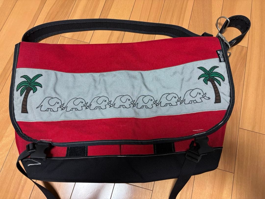 reload リロード　メッセンジャーバッグ　レッド　イエロー