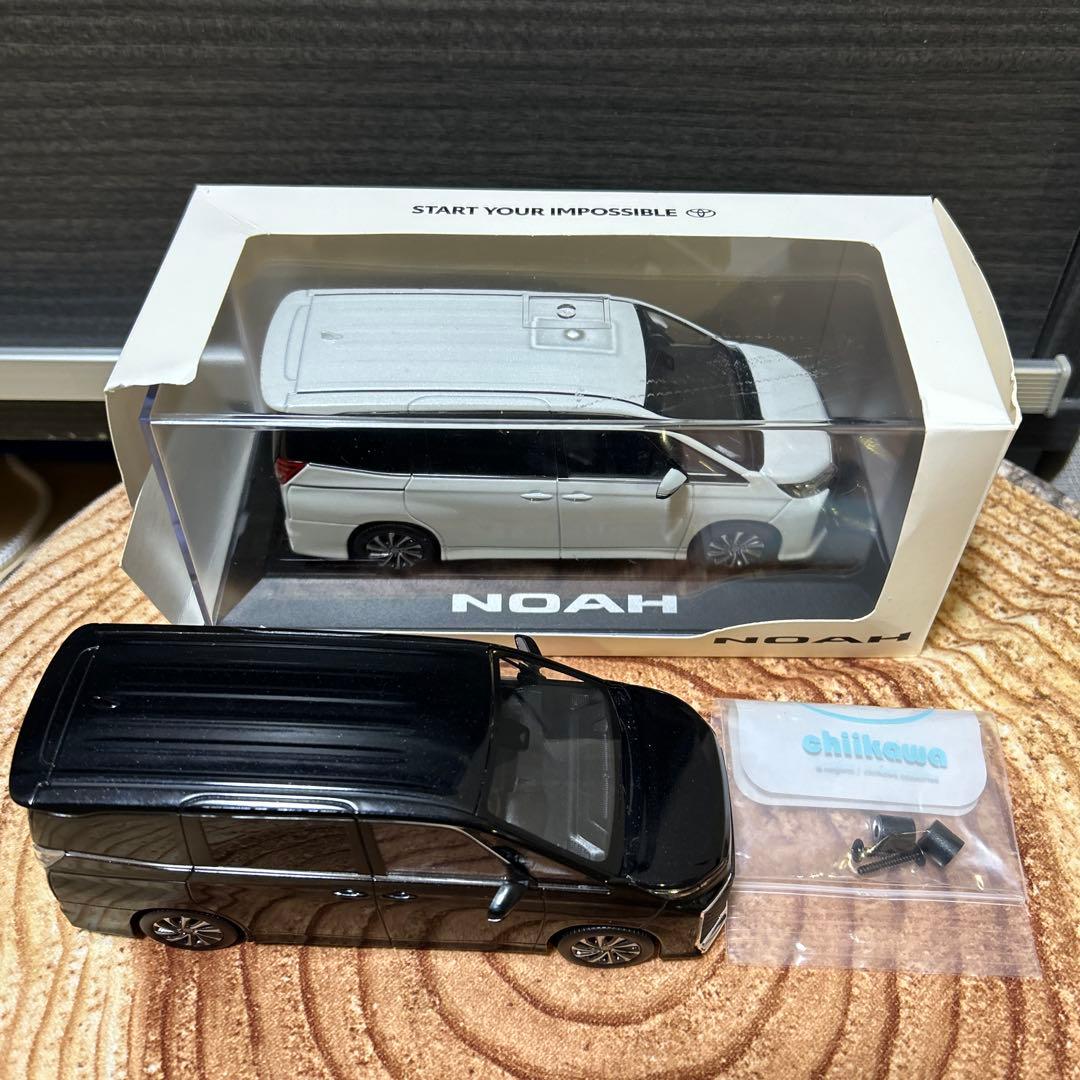 s.t8000トヨタ ノア（ホワイト）／ヴォクシー（ブラック）ミニカー Amazon | タカラトミー トミカ No.64 トヨタ ヴォクシー (ブリスター
