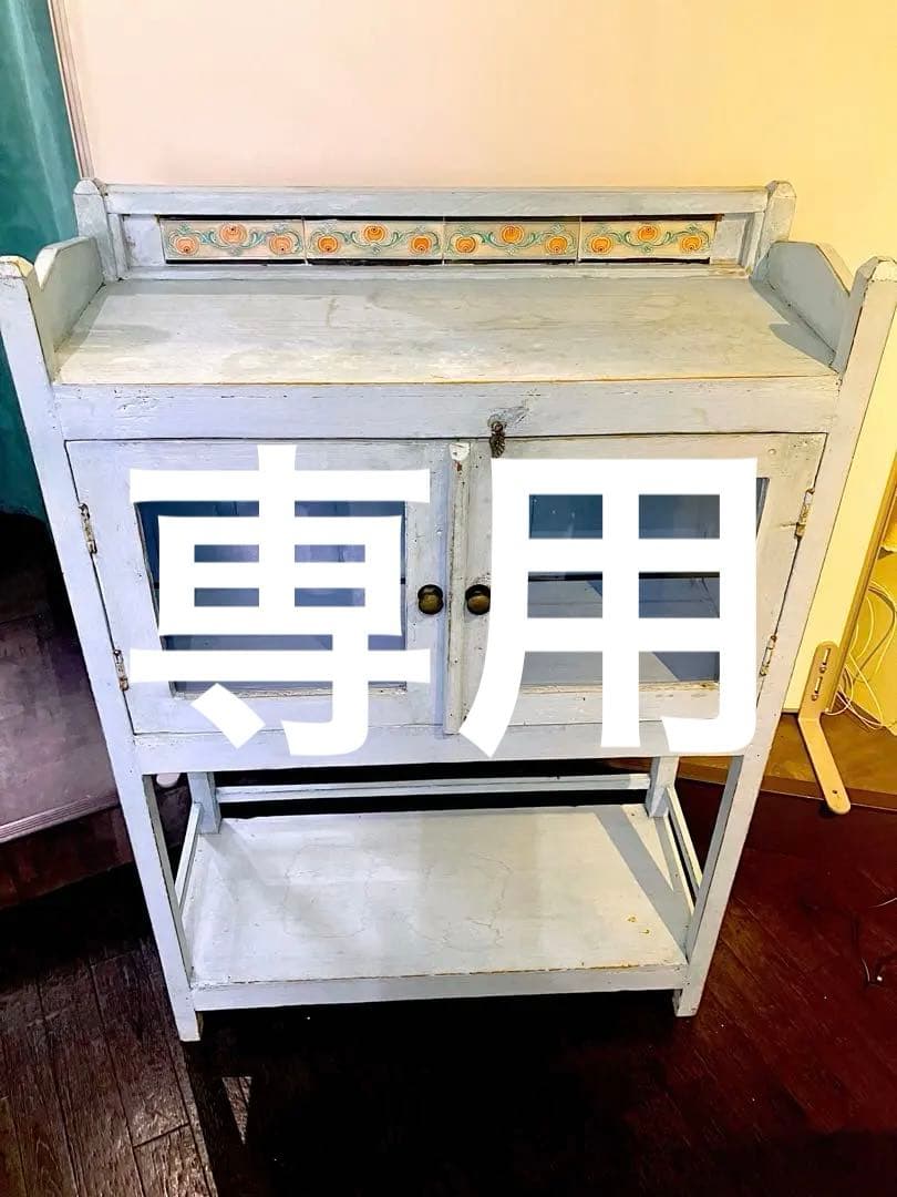 フレンチアンティークキャビネット ガラス扉付き