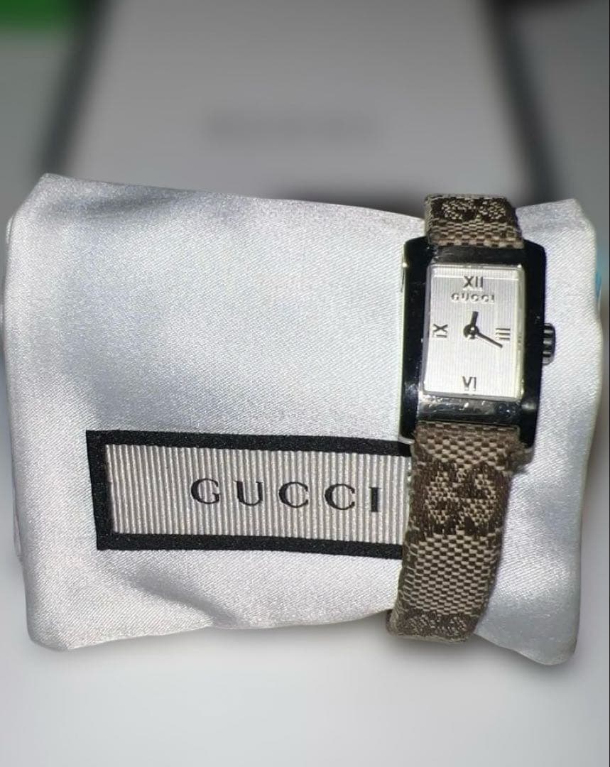【美品・希少】GUCCI グッチ キャンバスベルト レディース 腕時計 GUCCI グッチ レディース腕時計 クオーツ シェリーライン レザーベルト