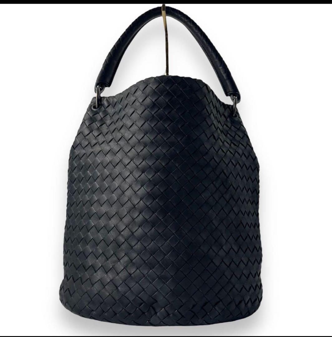 美品　ボッテガヴェネタ　イントレチャート バケツ型　黒