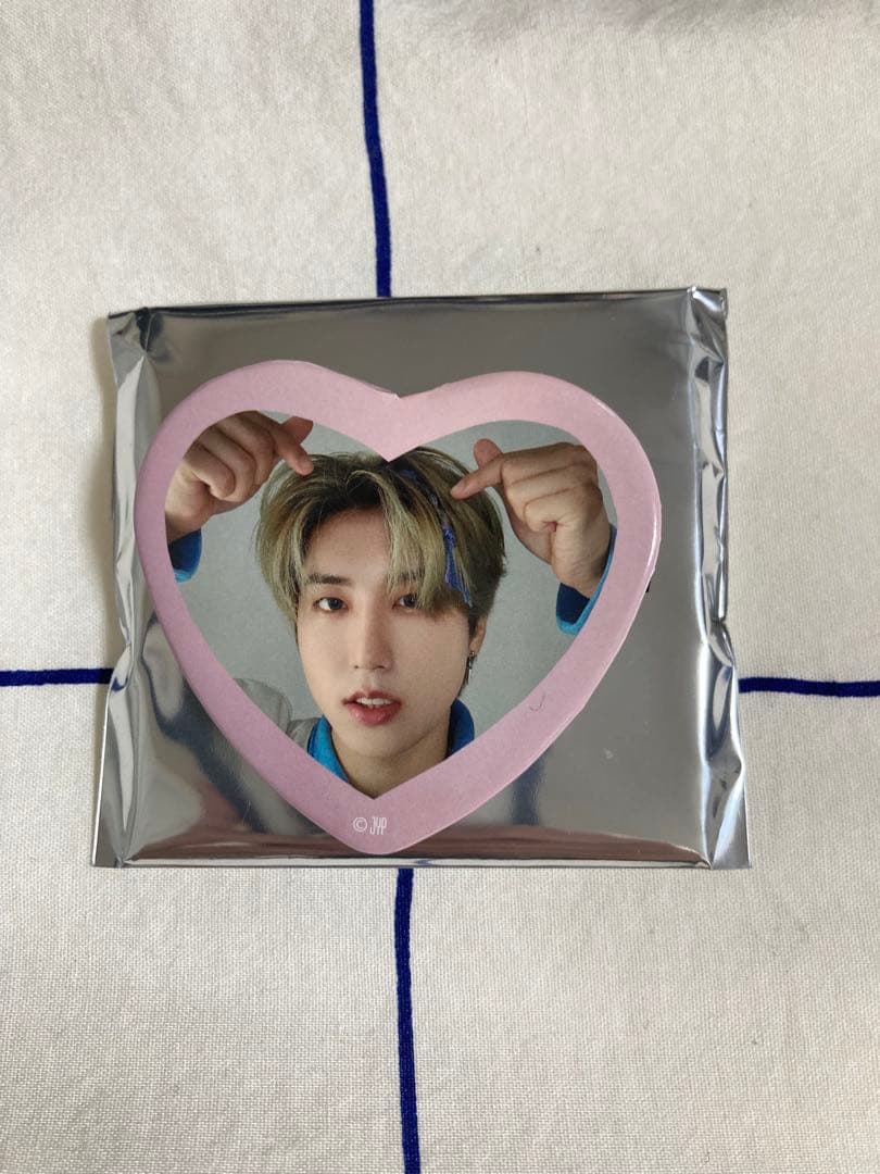 Stray Kids スキズ EXHIBITION 展示会 ハート缶バッジ ハン - メルカリ