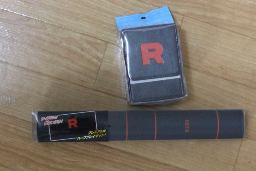 新品未開封　ポケモンカードゲーム ラバープレイマット、カードケース ロケット団