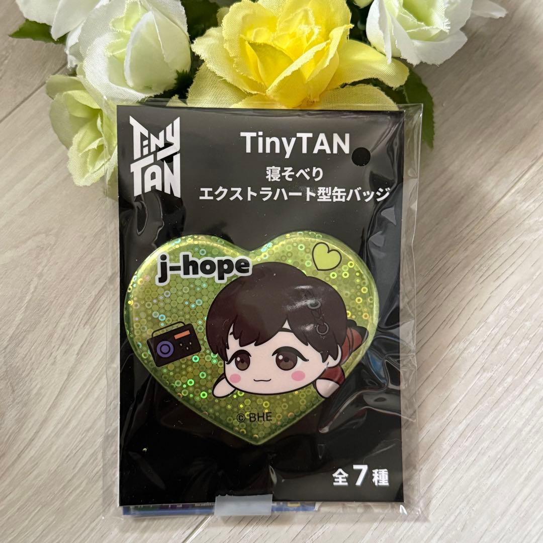 TinyTAN 寝そべりエクストラ缶バッジ j-hope - メルカリ