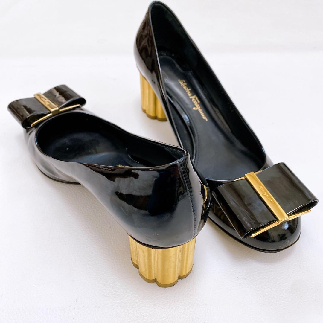 美品 フェラガモ　フラワーヒール エナメル ブラック 37.5