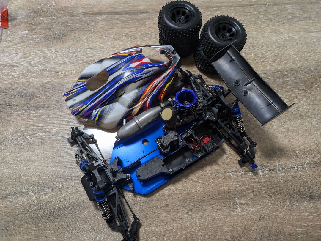 京商DBX、エンジンラジコン、未完成品