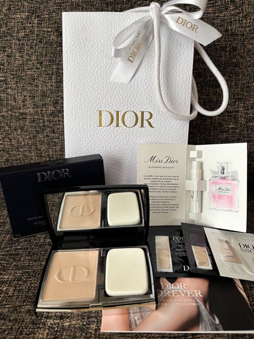 Dior/スキンフォーエヴァーコンパクトナチュラルベルベット.ミスディオール付き