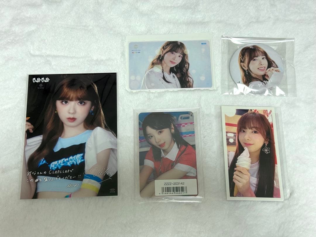 NiziU ミイヒ セット 缶バッジ トレカ - メルカリ