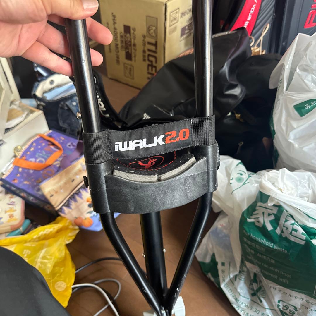 アイウォーク iwalk2.0 ハンズフリーになる松葉杖 61KVDJ+2h5L.jpg_BO30,255,255,