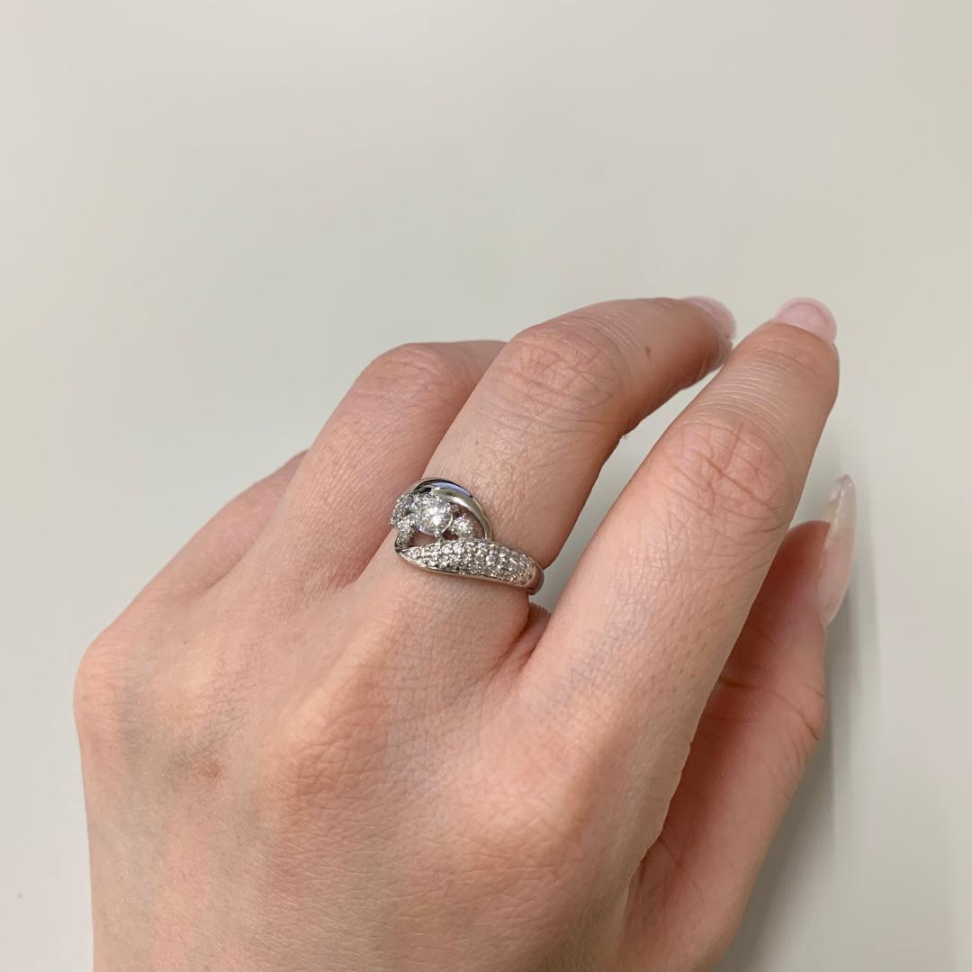 新品 Fカラー ダイヤモンド リング 0.269ct Pt900