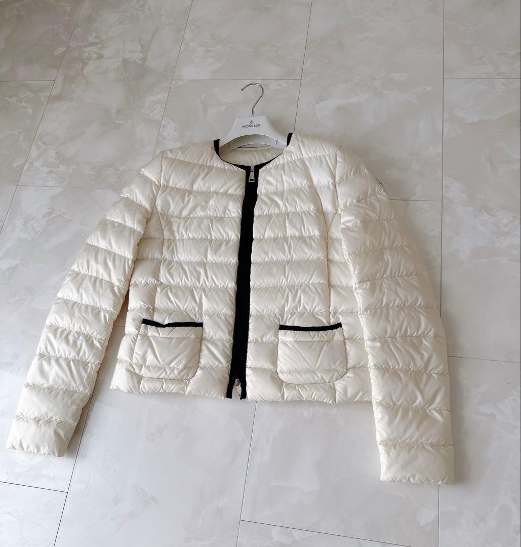 MONCLER モンクレール ノーカラー ダウンジャケット 白2