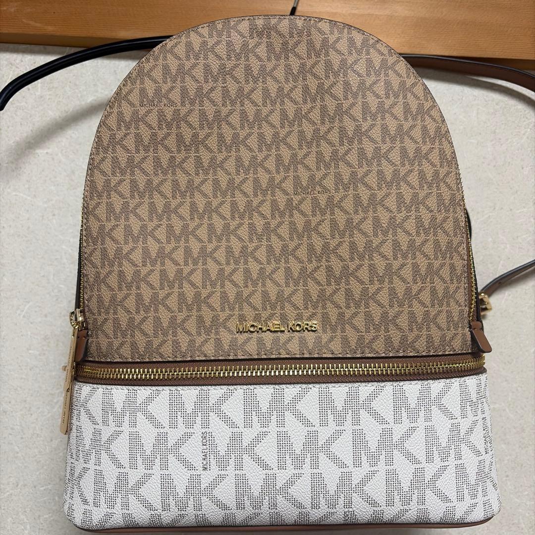 『美品』マイケルコース　リュック MICHAEL KORS（マイケルコース） バッグ リュックサック 35S2G8TB2B