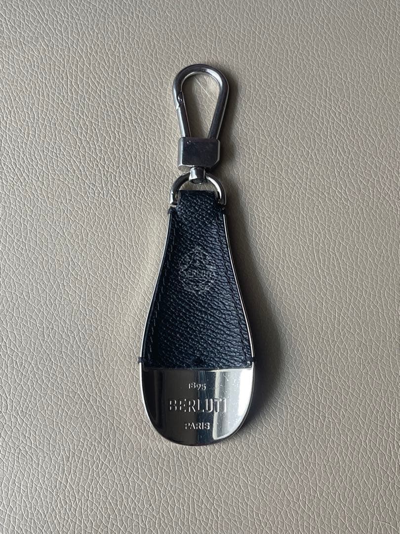 BERLUTI ブラックレザー キーホルダー