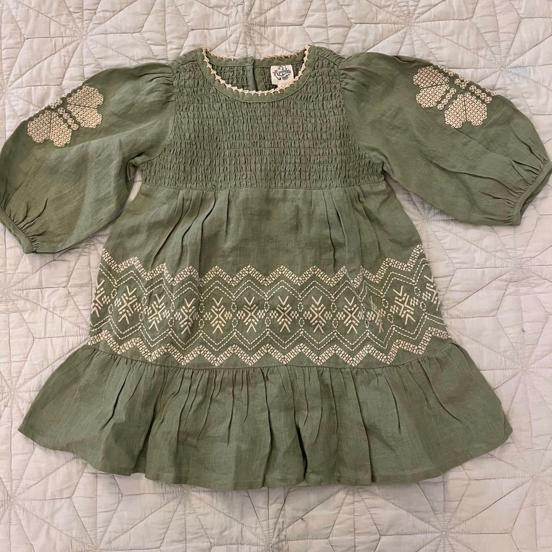 Apolina グリーン刺繍ワンピース 2-3Y