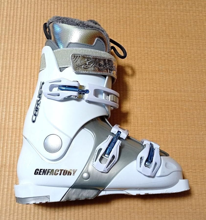 24.0〜24.5cm スキーブーツ GENFACTORY CARVE-5