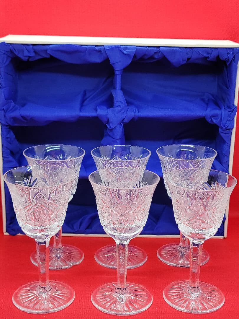 ボヘミアグラスワイングラス6個セット（赤用/白用より少し大きい)