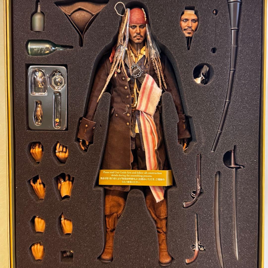HOTTOYS 『パイレーツ・オブ・カリビアン』1/6ジャック・スパロウ