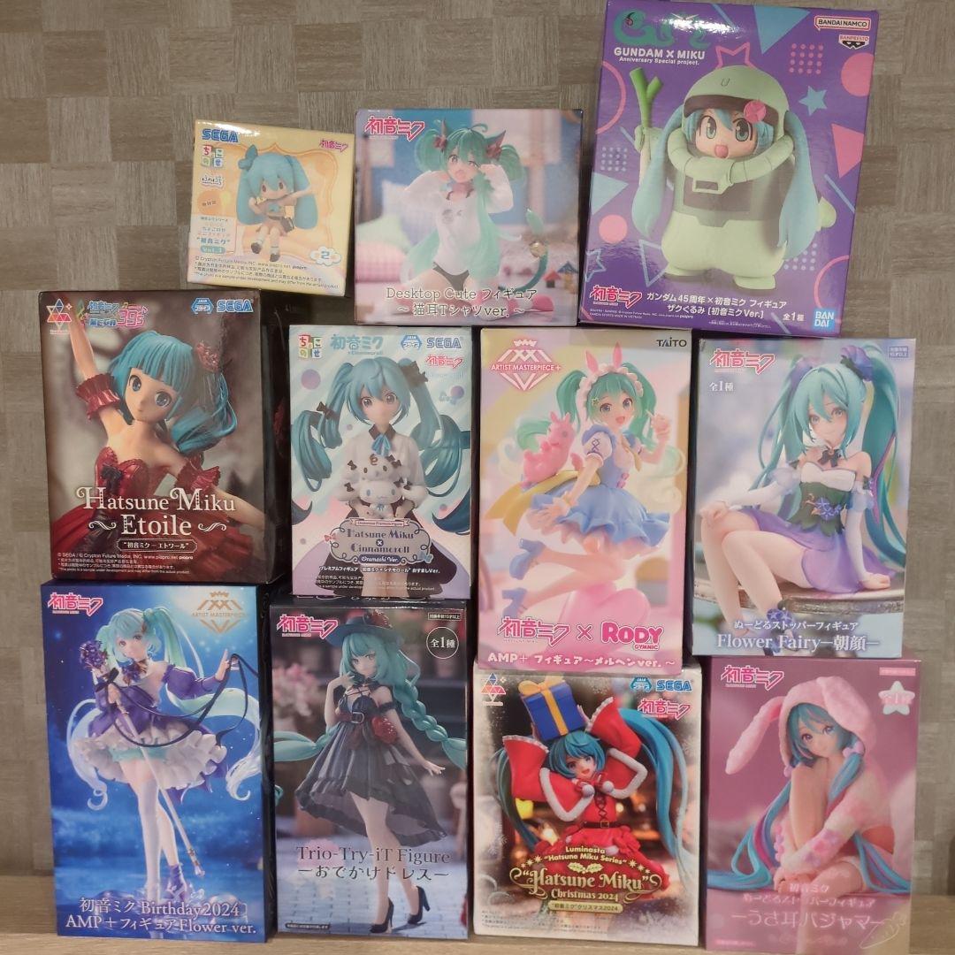 初音ミク　フィギュア　19体
