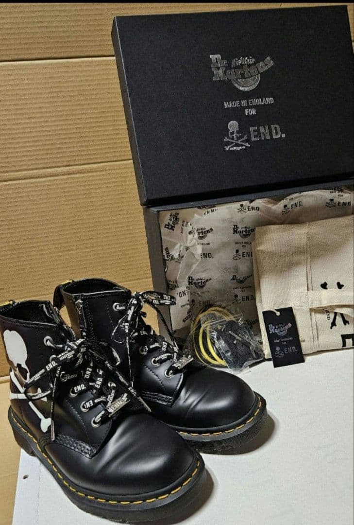 ドクターマーチン MASTERMIND World　 101MASTERMIND END. x mastermind WORLD x Dr. Martens 101 Boots | Hypebeast