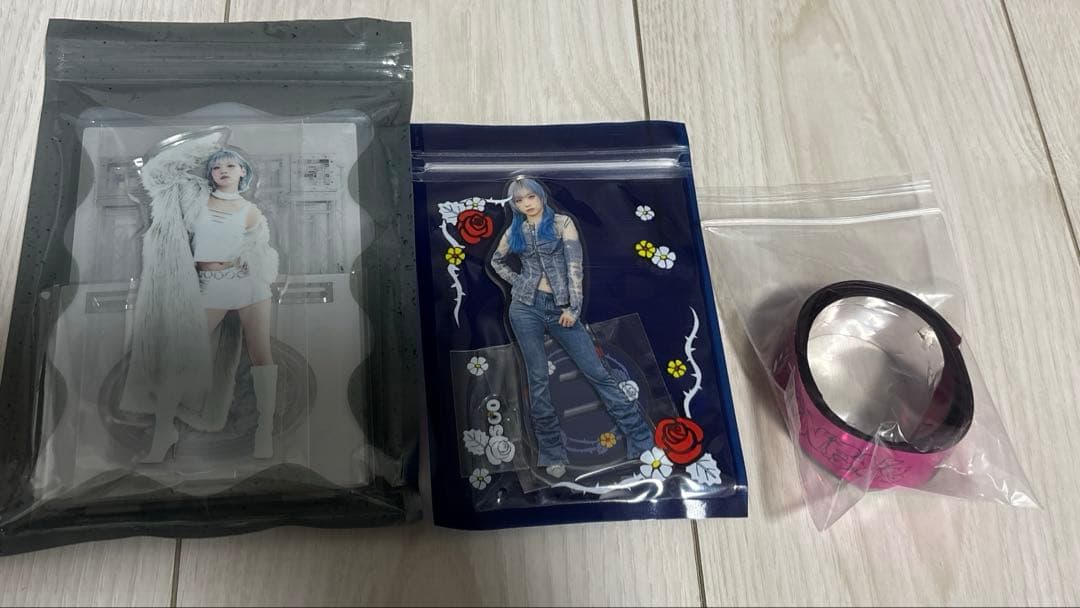 JISOO アクスタ2種　HANA銀テ