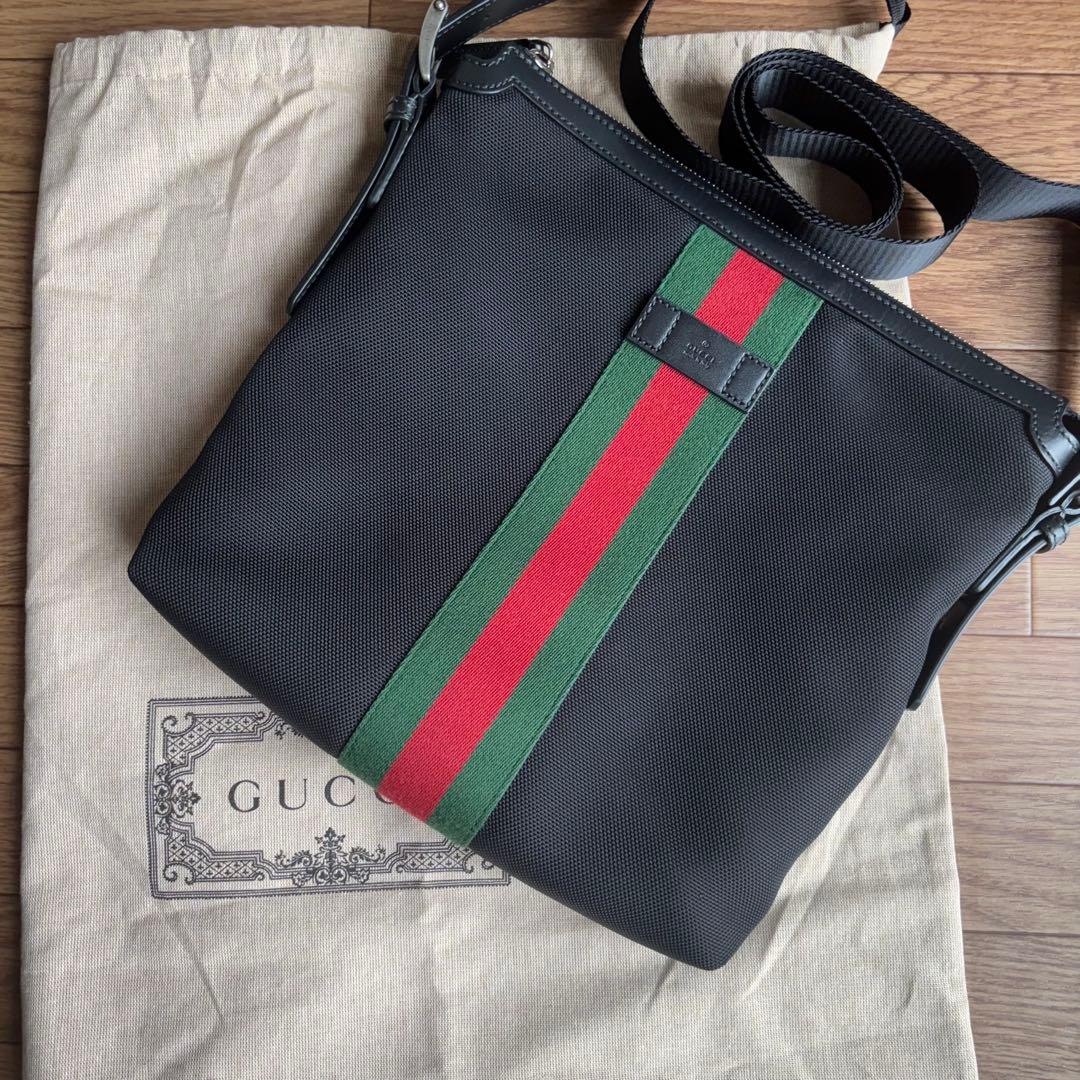 【美品】グッチ　ナイロン メッセンジャーバッグ　ショルダーバッグ