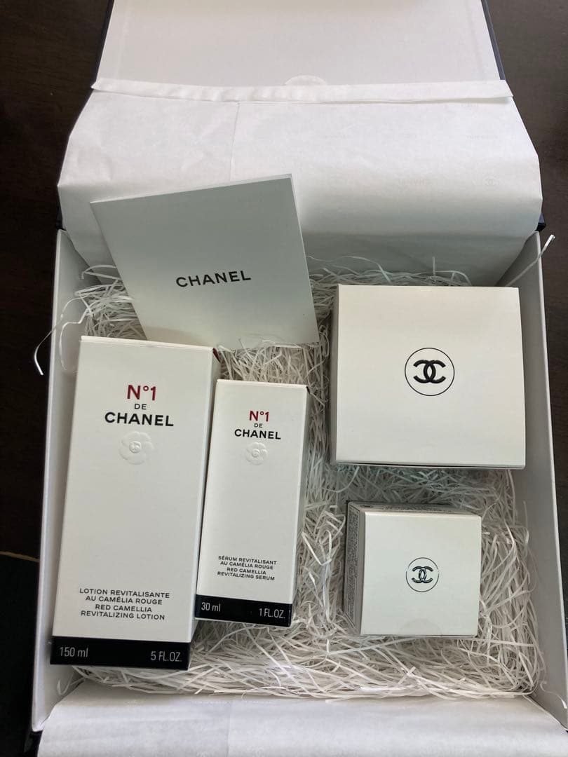 シャネル　ホリスティック エイジングケア基礎化粧品４点セット