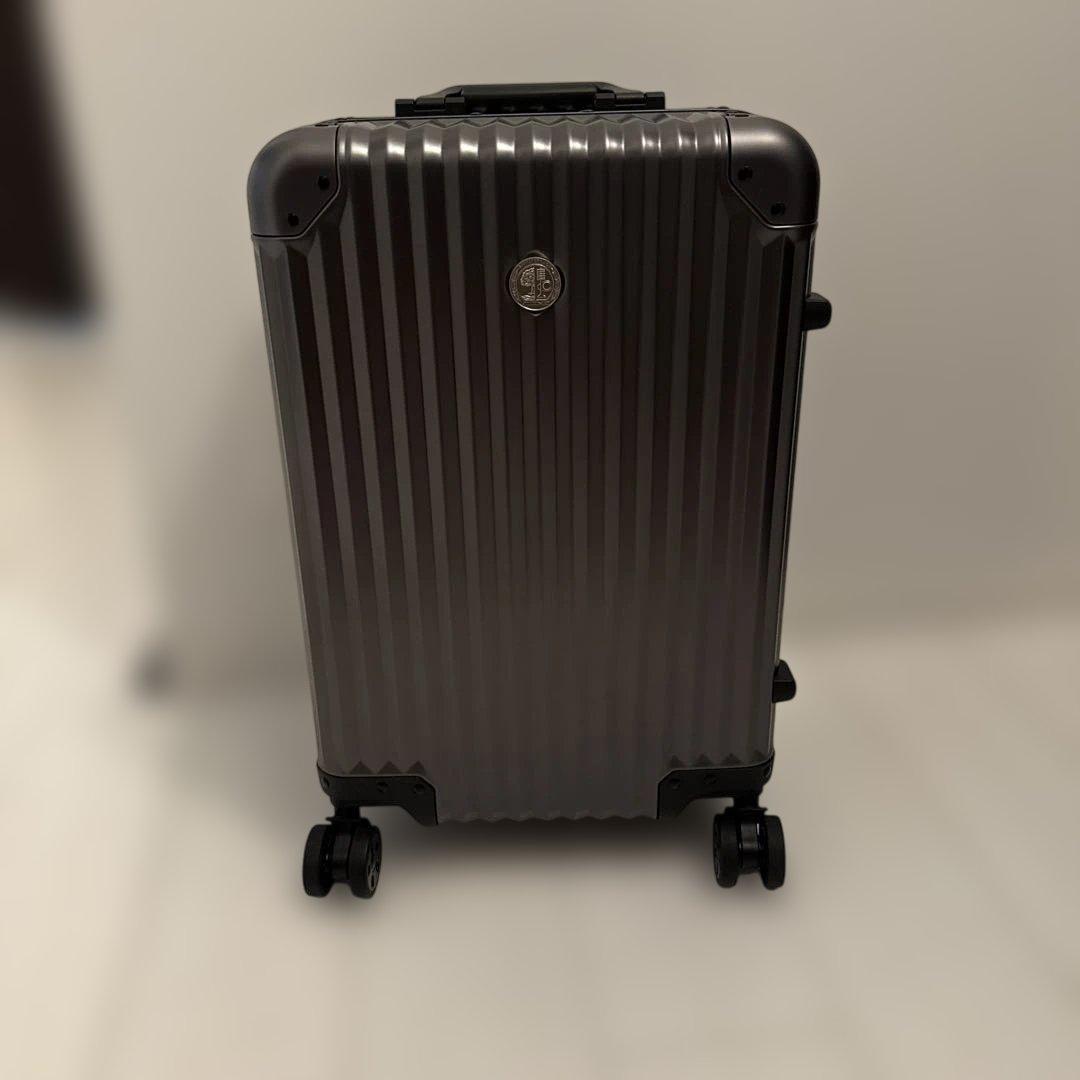 新品未使用　スーツケース メルセデスベンツAMG 美品 キャリーケース キャリーバッグ スーツケース メルセデスベンツ