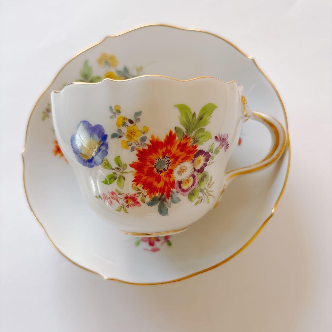 マイセン】カップ＆ソーサー フラワーブーケ・昆虫モチーフ 金彩