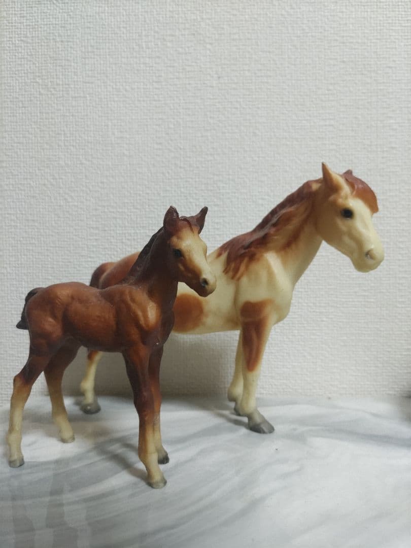 【breyer】馬のフィギュアセット 親子 Classic Breyer Horse Family Bundle: Wild and Free Set with Paso