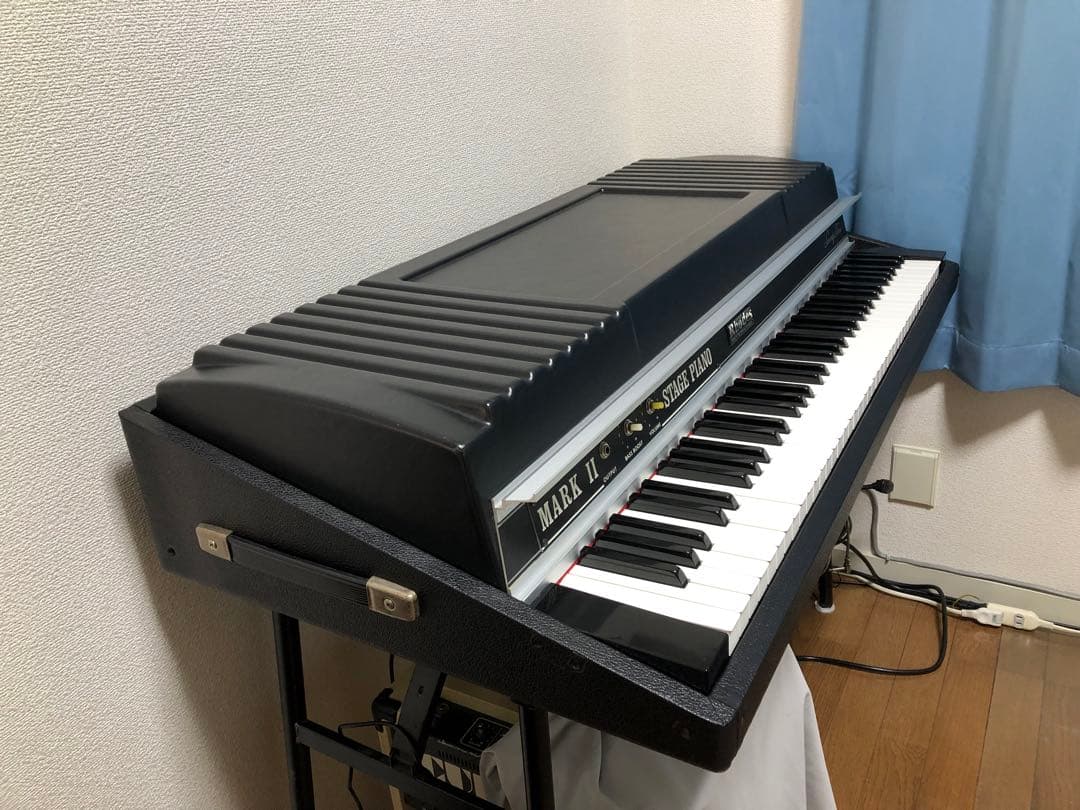 Rhodes Mark II ステージピアノ 73鍵 Rhodes-Mark-II-73-tasti-black-