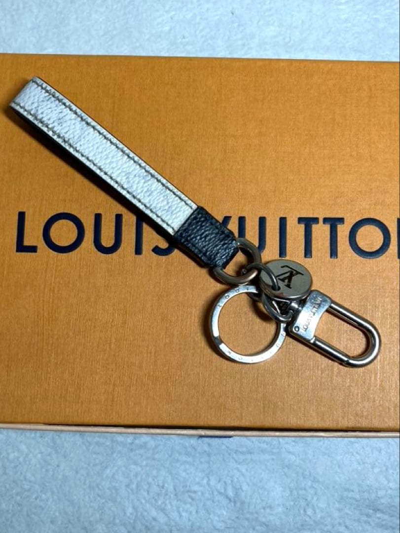 ルイヴィトン　モノグラム　エクリプス　ドラゴンヌ　キーホルダー　キーリング
