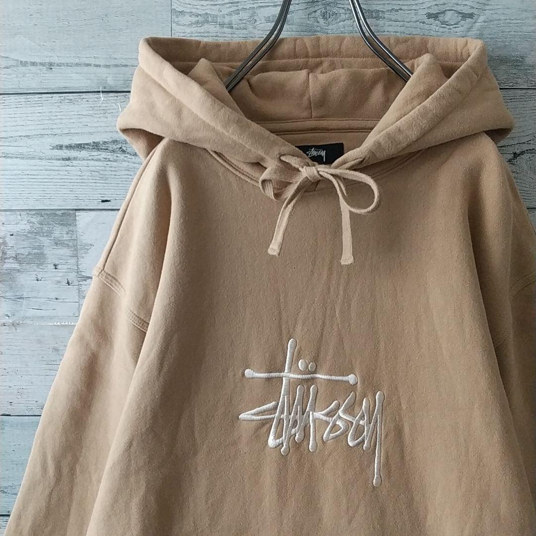 人気☆ステューシー 刺繍 センターロゴ ショーンフォント パーカー L ベージュ
