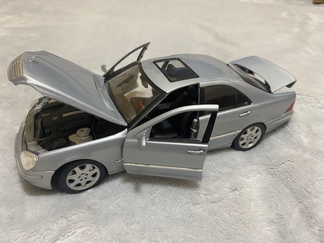 ミニカー Maisto Mercedes-Benz S-CLASS 1/18