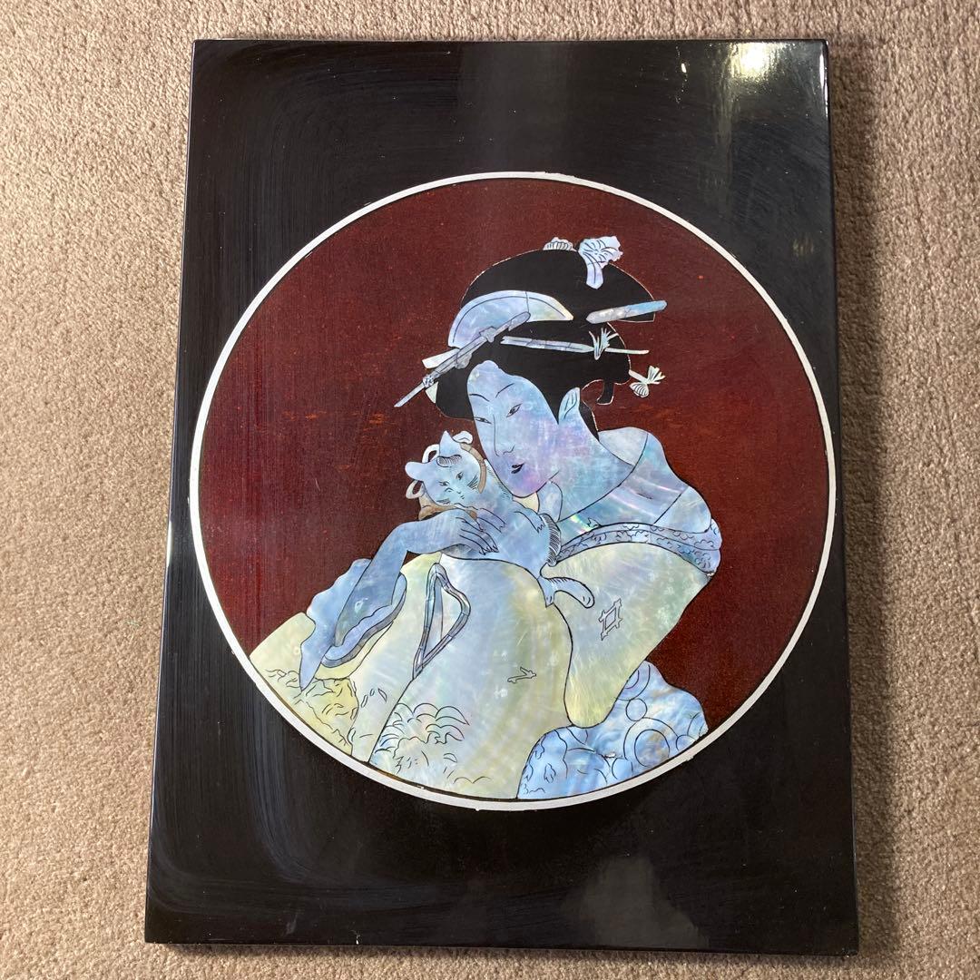 希少 螺鈿 猫を抱いた女性 美人画 浮世絵 天然木 漆器 古画 アンティーク 希少 螺鈿 猫を抱いた女性 美人画 浮世絵 天然木 漆器 古画
