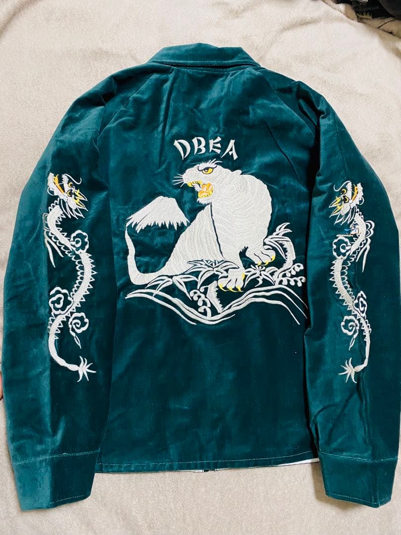 美品 DBEA 未使用 グリーン別珍 虎 日本限定 スカジャン unisex 美品 DBEA 未使用 グリーン別珍 虎 日本限定 スカジャン unisex - メルカリ
