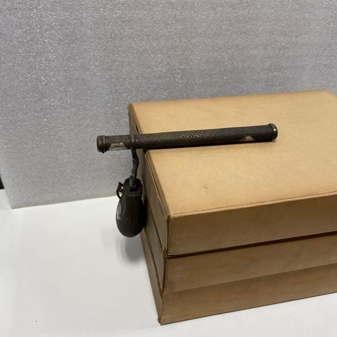 矢立　江戸時代　銀色部に風景画が遇らってる。 近江八景・石山秋月 文化遺産オンライン