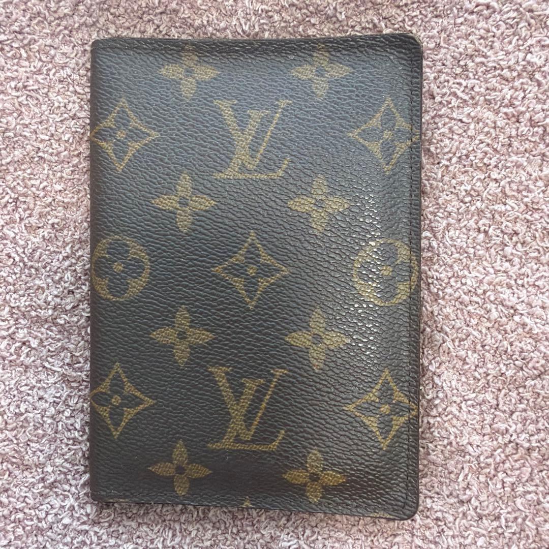 カ*ァ様 ルイヴィトン　パスポートケース