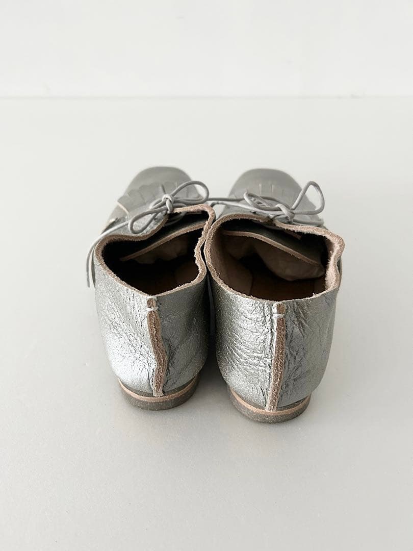 美品】U.No.5 KILT SHOES シルバー サイズ6 USサイズ8 - メルカリ