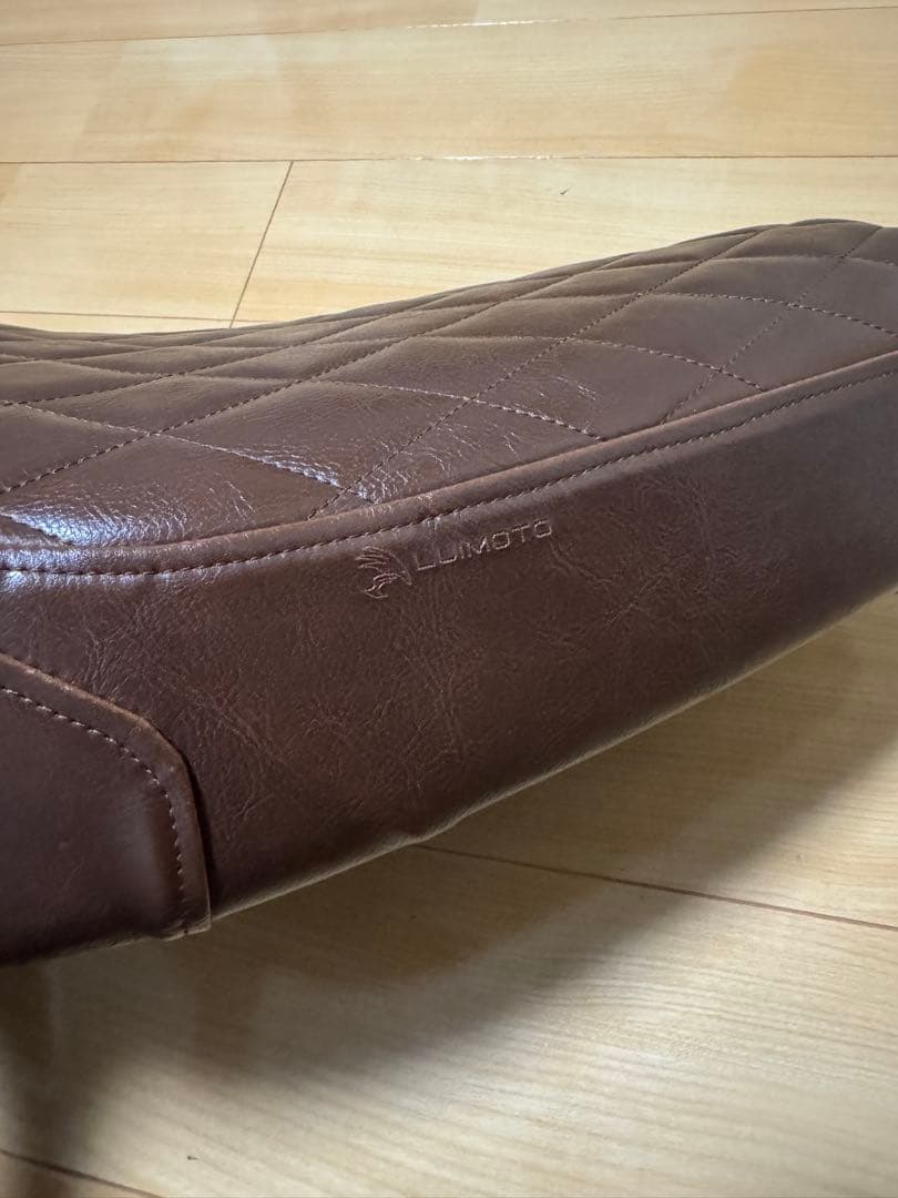 トライアンフ　スクランブラー900 LUMOTO ダークブラウン バイクシート トライアンフ Scrambler(スクランブラー) |シート|モトパーツ(MOTO PARTS)