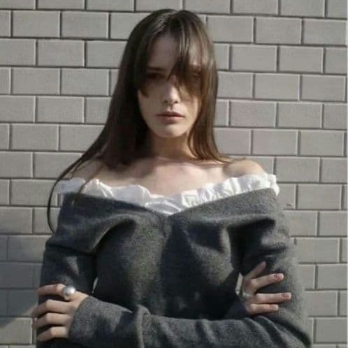 くまちゃん様2WAY FRILL V NECK KNIT TOPS CLANE