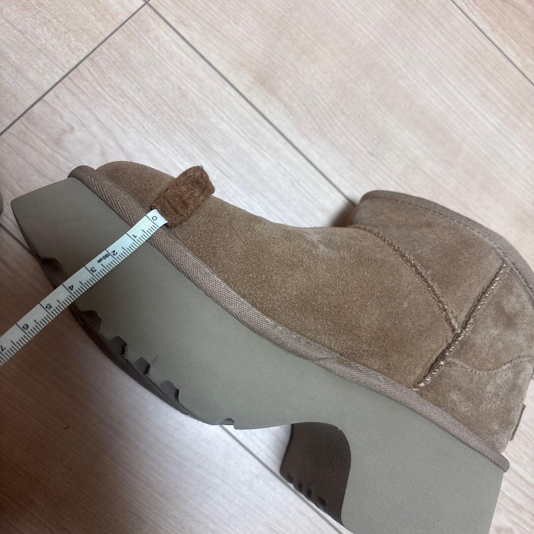 値下げ1月限定UGG 23厚底7cmふわふわムートンブーツ - メルカリ