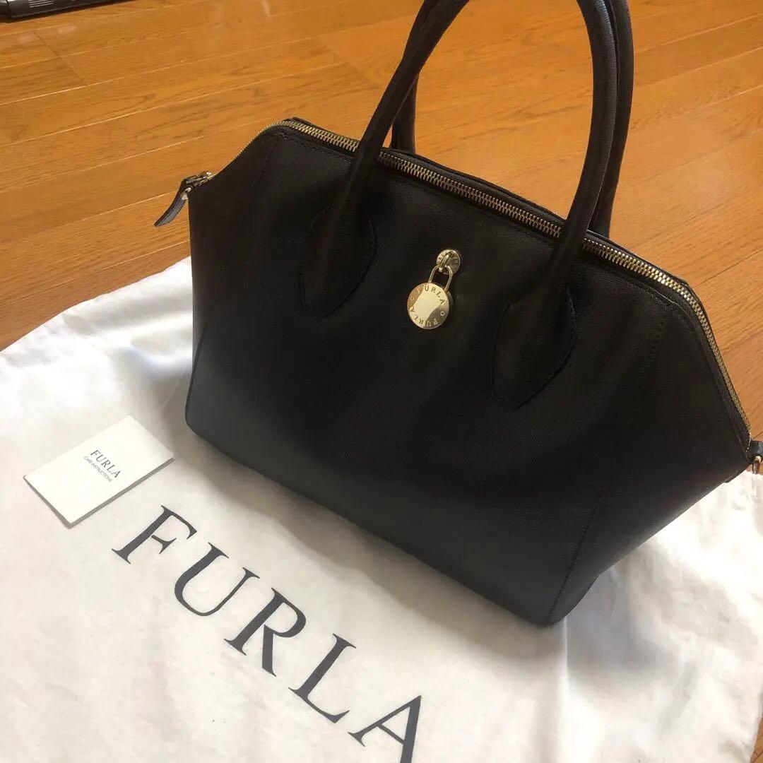 FURLA ブラックレザー ハンドバッグ