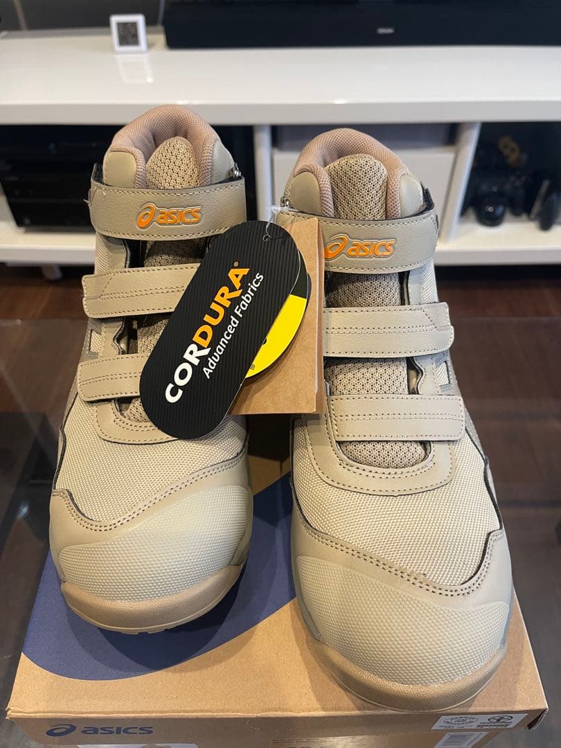 限定色　26.0 ASICS WINJOB CP216 TOUGH ASICS' Cordura Work Boots Are Literally TOUGH