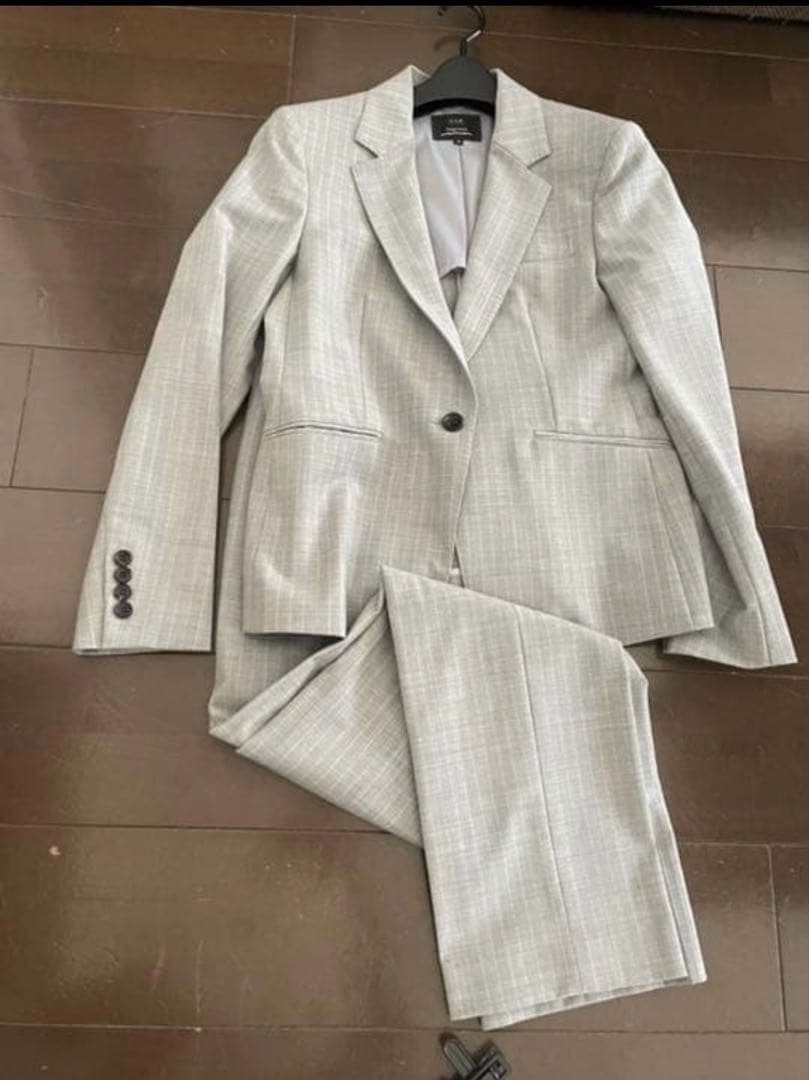 レディース パンツスーツ　23区　グレー　入学式　卒業式　スーツ