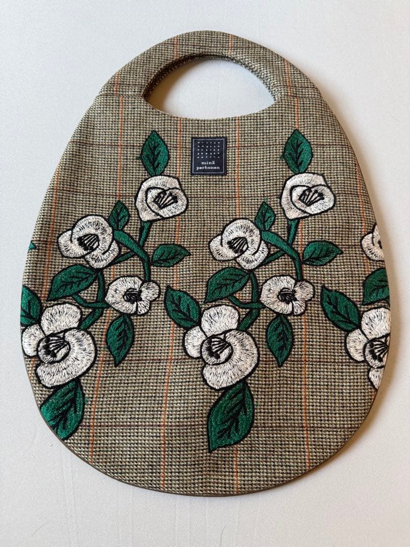 ミナペルホネン swing camellia エッグバッグ