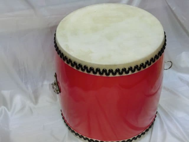 沖縄エイサー大太鼓(小)サイズ　直径約24cm×高さ約31cm　バチ付　新品